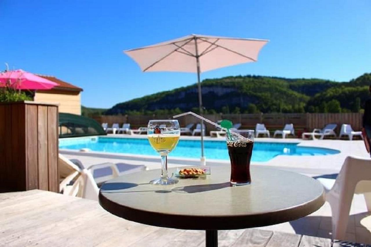 Hotel Les Gabarres Tour-de-Faure Екстер'єр фото