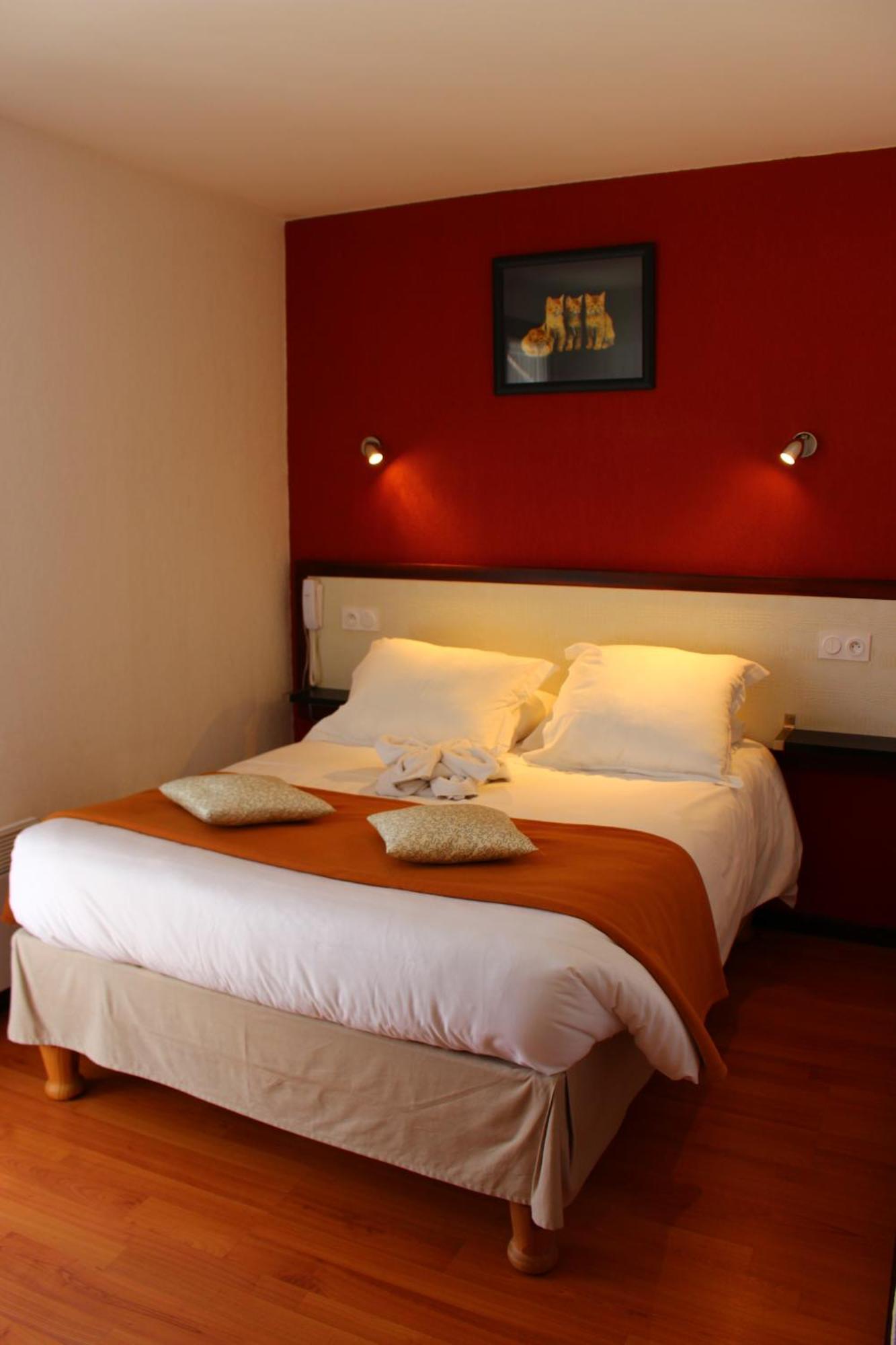 Hotel Les Gabarres Tour-de-Faure Номер фото