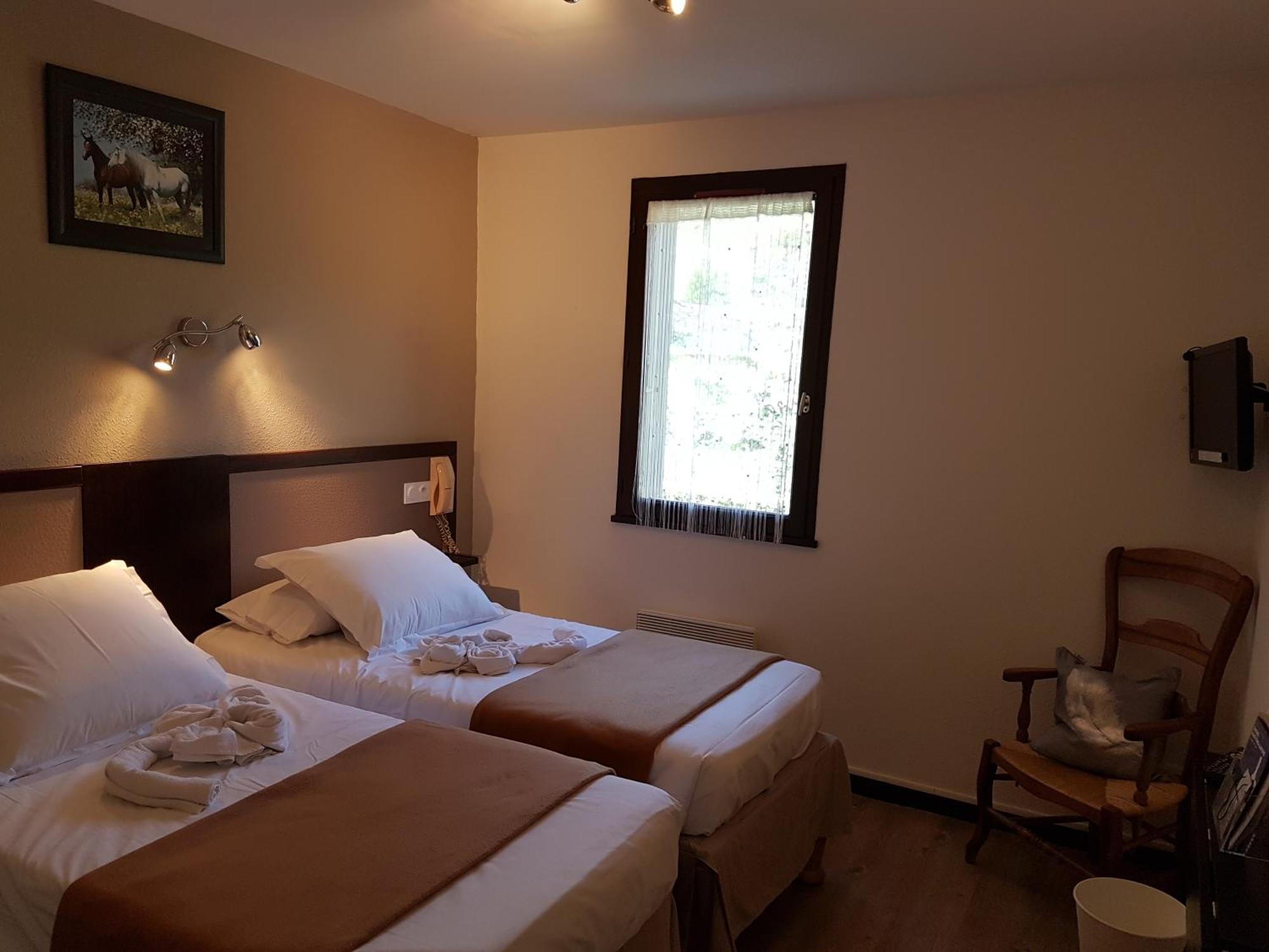 Hotel Les Gabarres Tour-de-Faure Номер фото