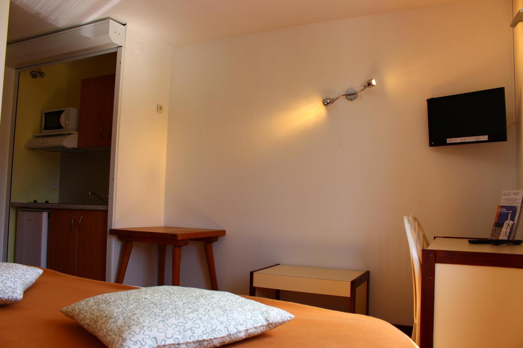Hotel Les Gabarres Tour-de-Faure Номер фото