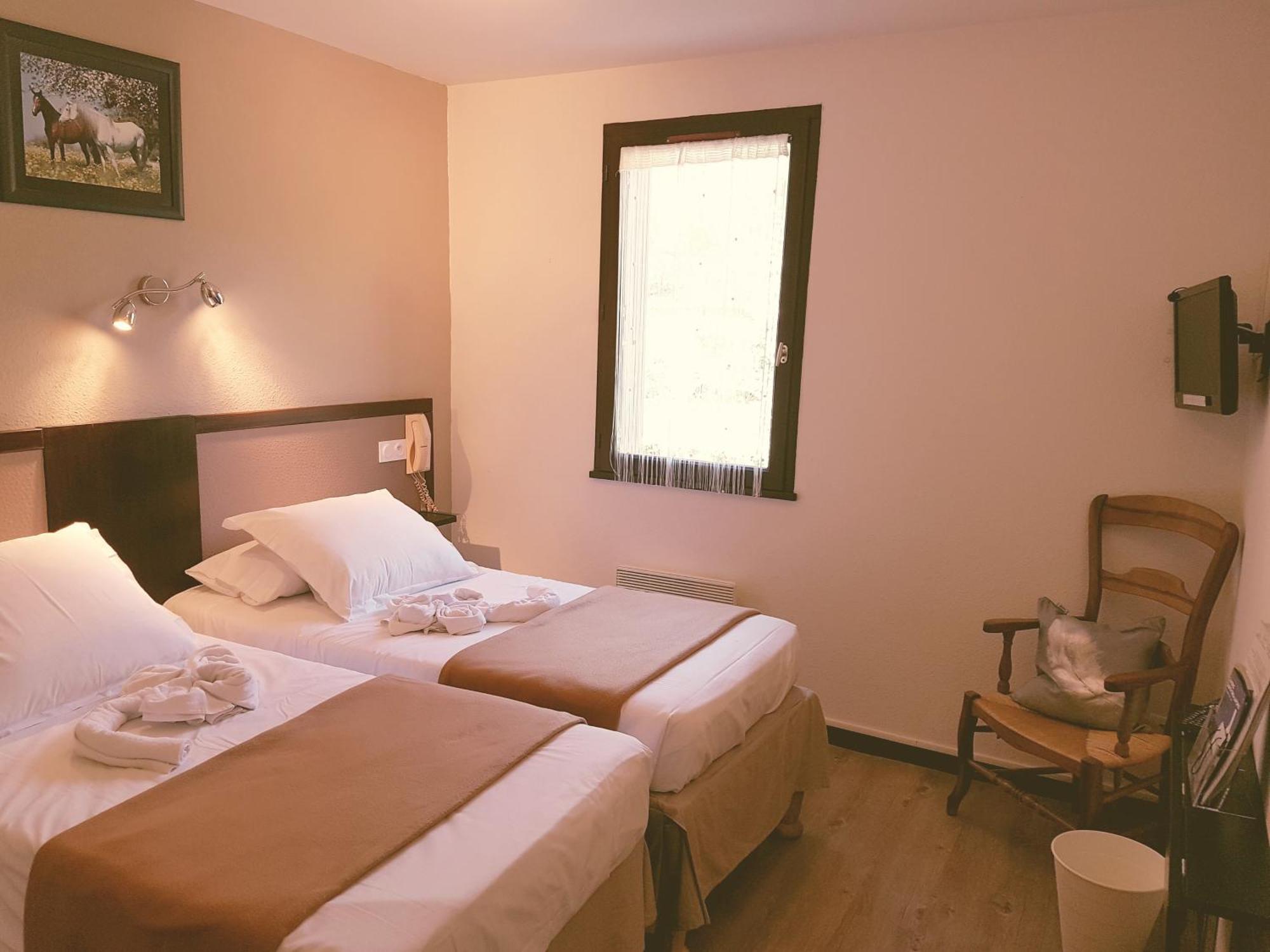 Hotel Les Gabarres Tour-de-Faure Номер фото
