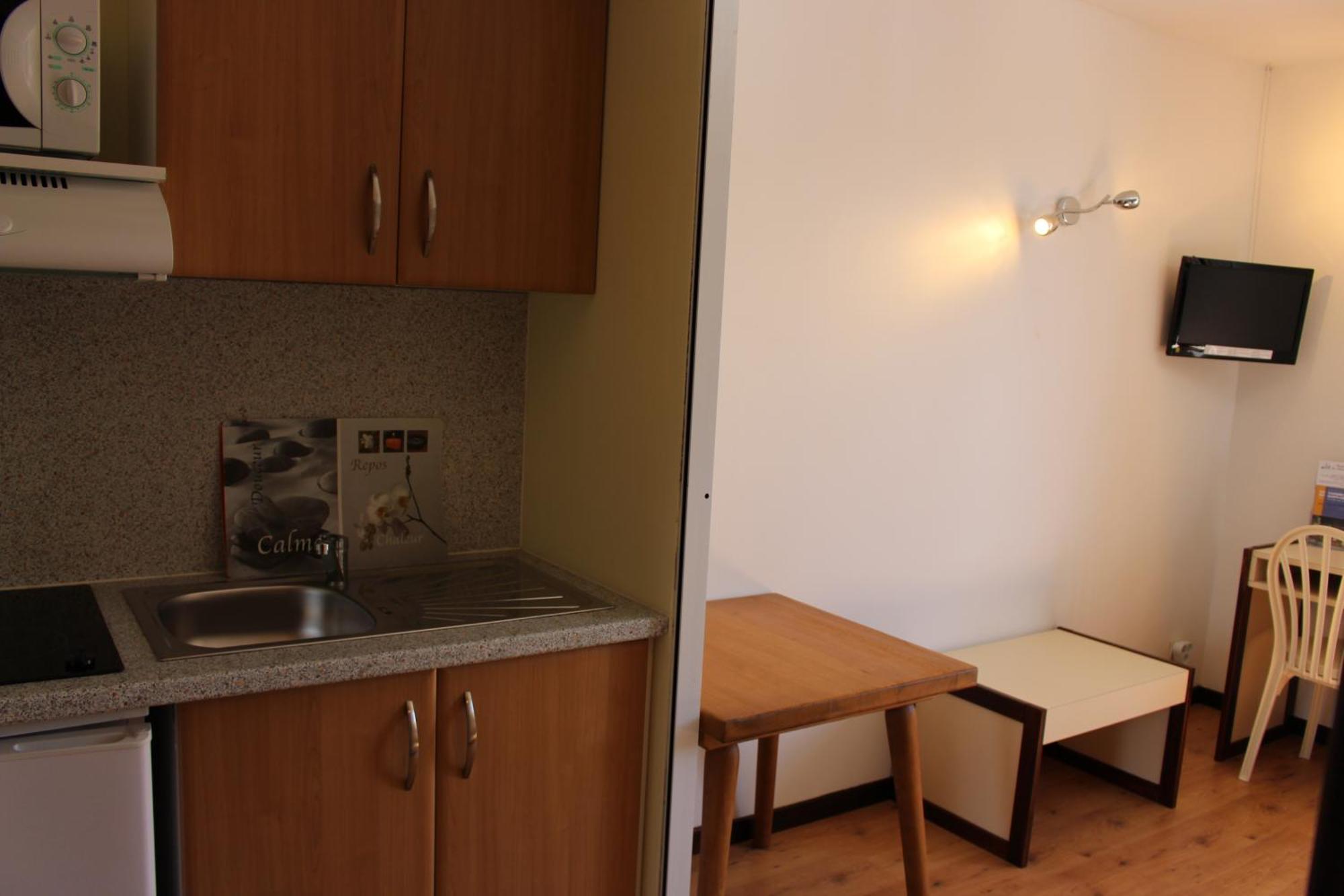 Hotel Les Gabarres Tour-de-Faure Номер фото