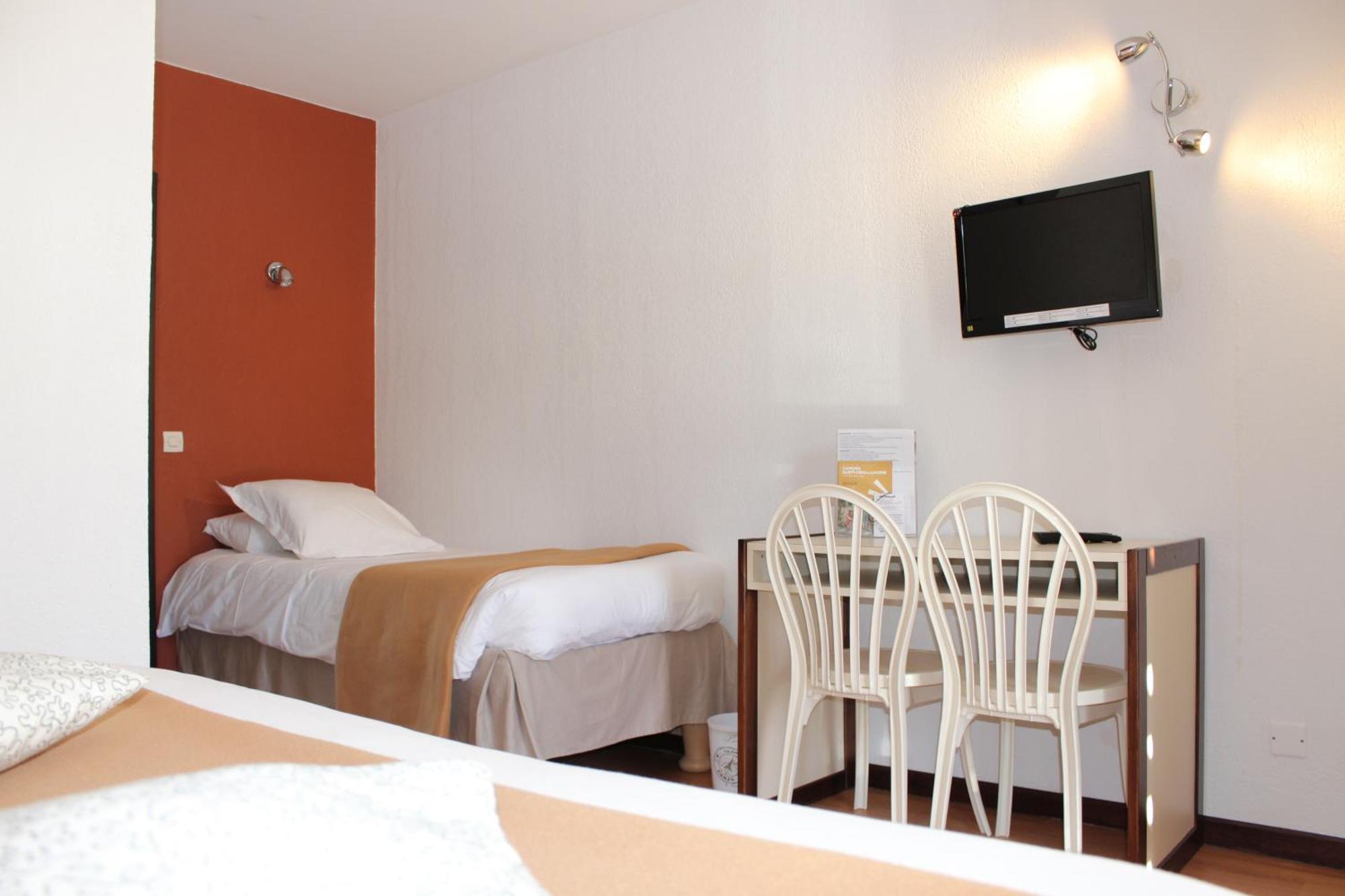 Hotel Les Gabarres Tour-de-Faure Екстер'єр фото
