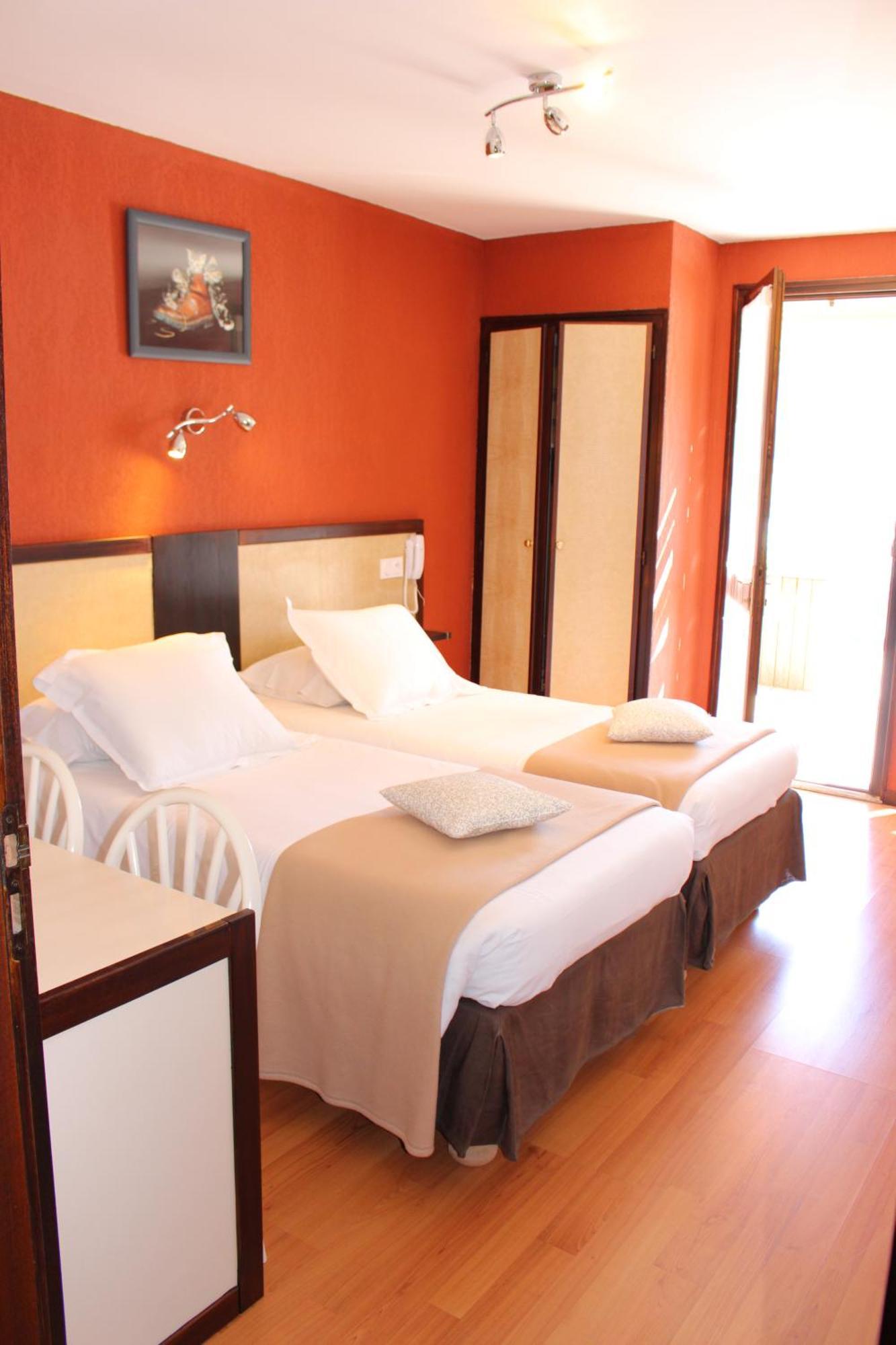 Hotel Les Gabarres Tour-de-Faure Номер фото