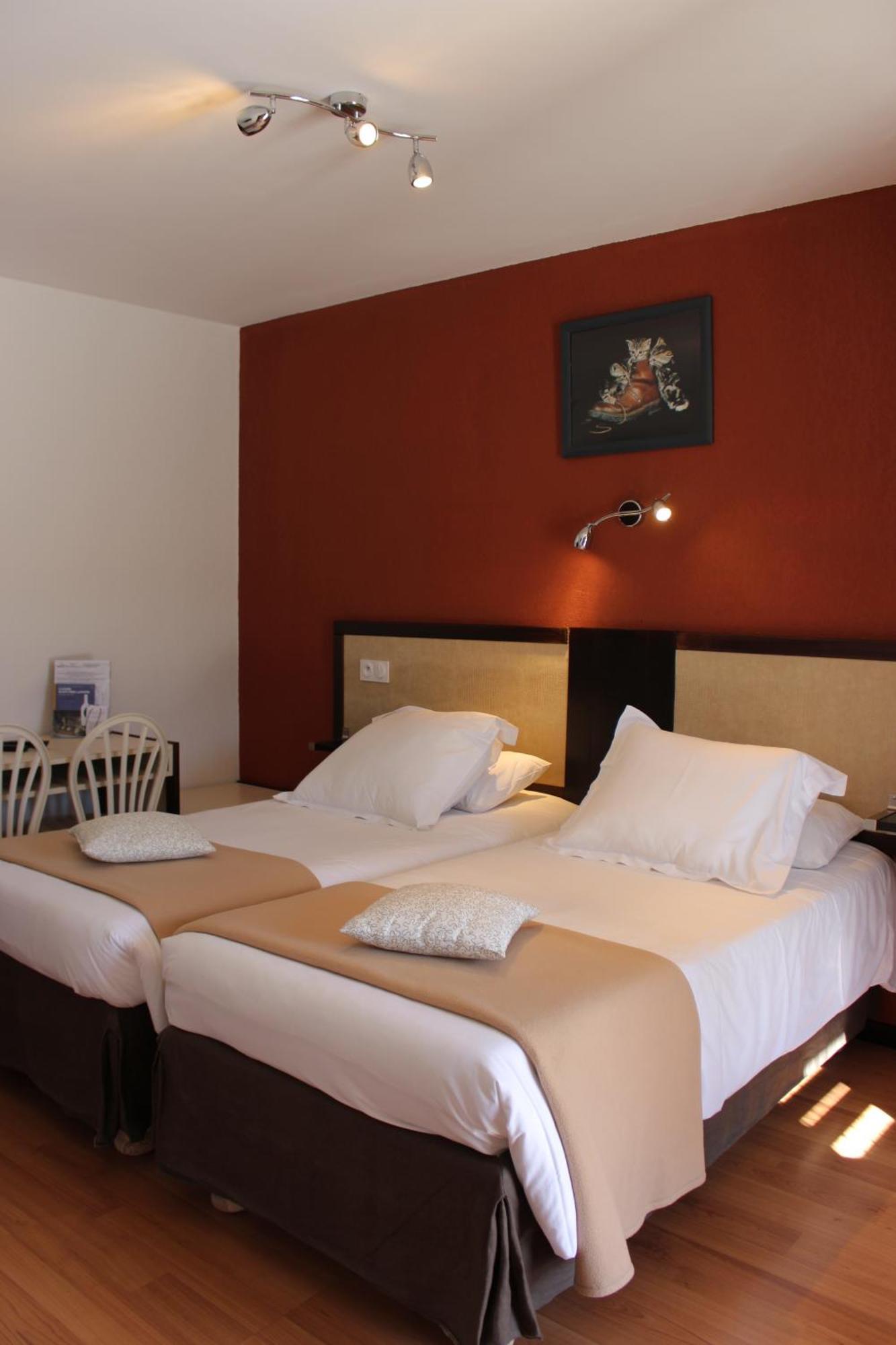 Hotel Les Gabarres Tour-de-Faure Номер фото