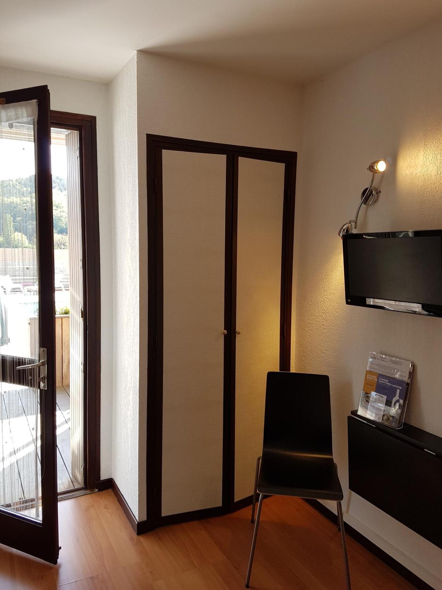 Hotel Les Gabarres Tour-de-Faure Екстер'єр фото