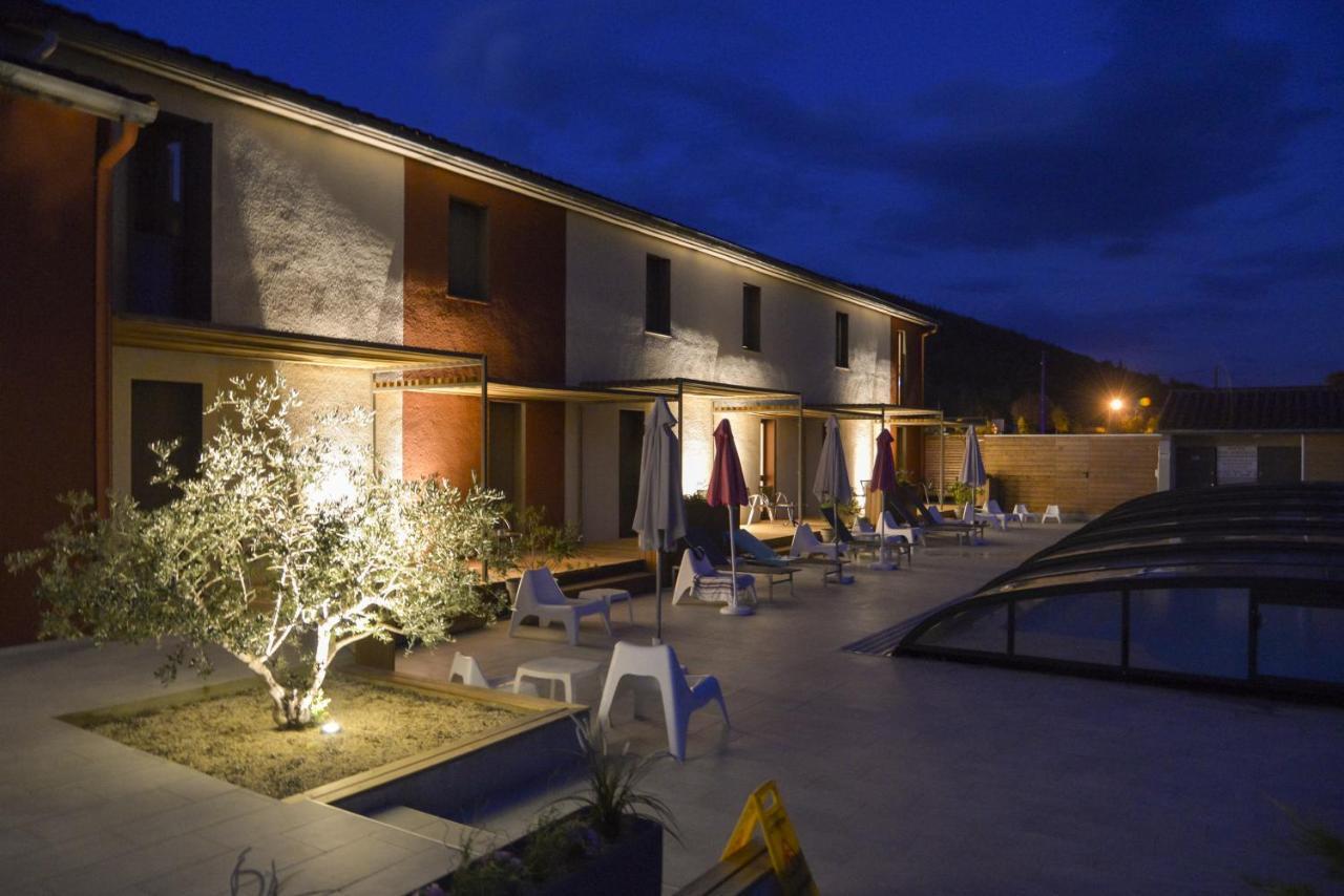 Hotel Les Gabarres Tour-de-Faure Екстер'єр фото